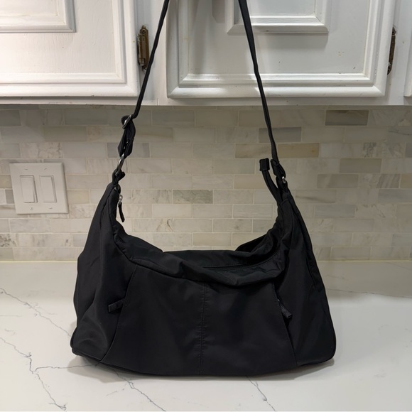 Medela Cream and Black Quilted Bag - Picture 1 of 7